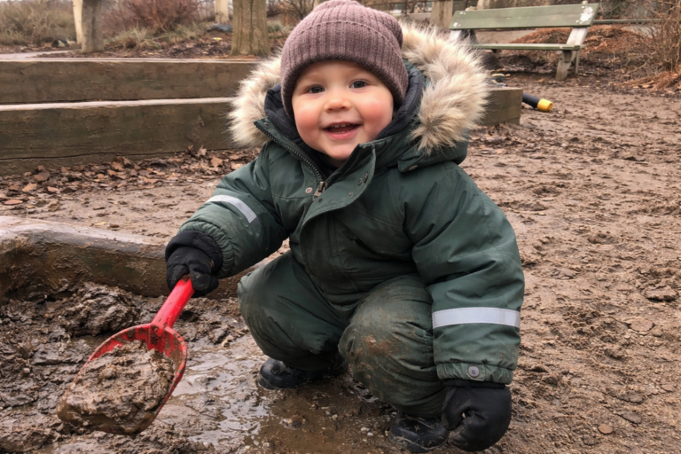 Bedst i test flyverdragt til børn 2026 - VuggestueBørnehave