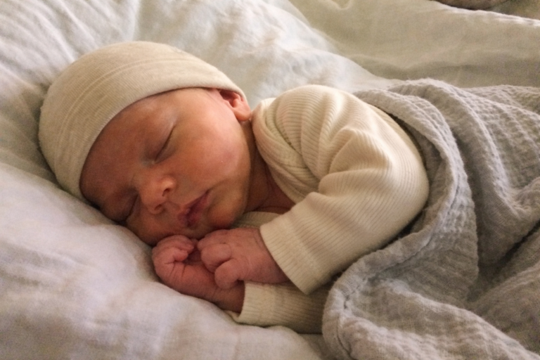 Hvor meget sover en nyfødt
